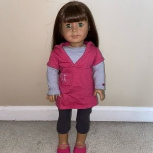 American Girl Doll w/5 outfits